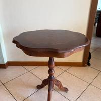 Tavolino vintage in legno intarsiato