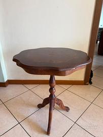 Tavolino vintage in legno intarsiato