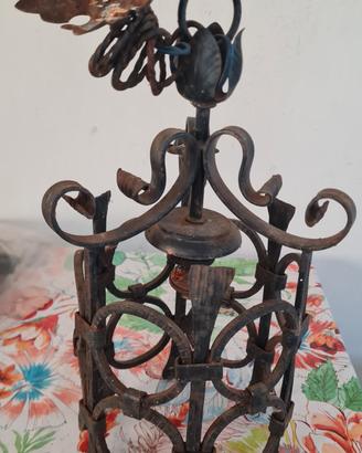 vecchi lampadari in ferro battuto 