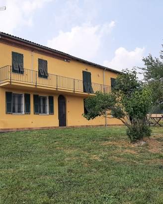 Casale indipendente con ampio terreno