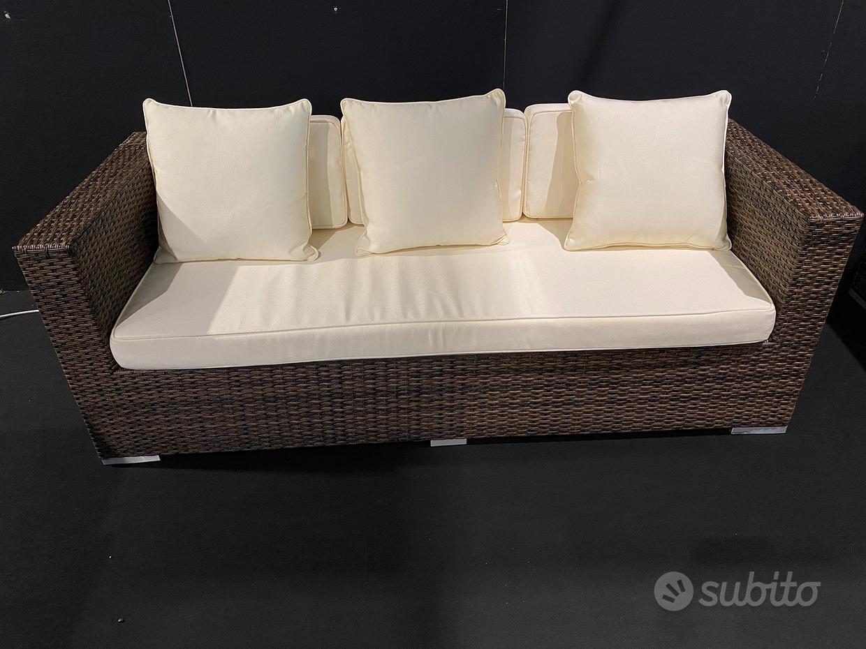 Mercatopoli Divani Da Giardino Usati Salottino Divani Vimini Usati