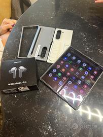 Samsung Galaxy Z Fold6 (1 TB) + Galaxy Buds3 Pro