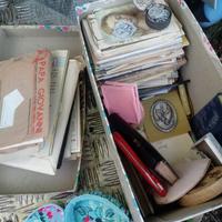 Santini, medagliette e gadget religiosi