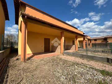 VILLA A SCHIERA A MONTECASTRILLI