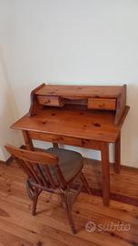 scrivania in legno 