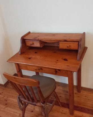 scrivania in legno 