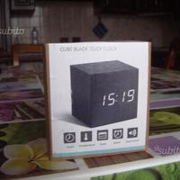 Sveglia cubo grigia click clock nuova