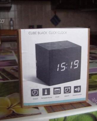 Sveglia cubo grigia click clock nuova