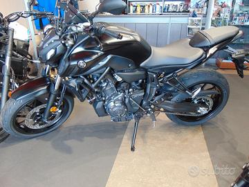 Yamaha MT-07 nuova nera cv 74