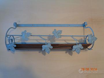 Mensola artigianale in ferro battuto e legno