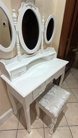 Mobile ballerina da trucco con specchi