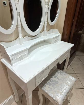 Mobile ballerina da trucco con specchi