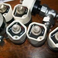 Bloco valvole termostatiche SR e Giacomini nuove!