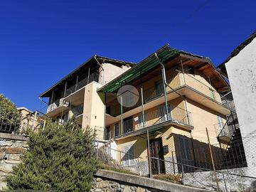 CASA INDIPENDENTE A TRAVES