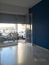 Via Catania Negozio 45 mq con retro bottega