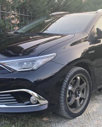 Toyota Auris Touring Sports 1.8 Hybrid Lounge