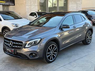 MERCEDES GLA 200d AUTOM.TETTO-PELLE-NAVI-LED-NIGHT