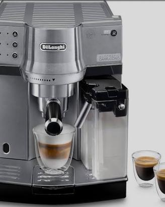 Macchina caffè e capouccino