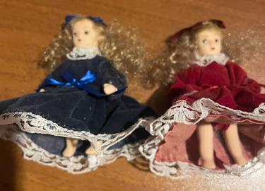 2 bambole in ceramica e velluto