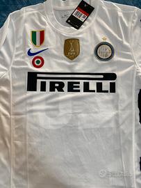 Maglia Inter con toppe del Triplete Chivu tg. L