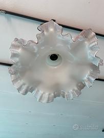 Lampadario in vetro con righe rose