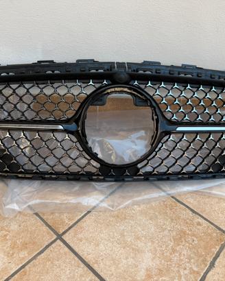 Griglia Mercedes Cla 200 anno 2023