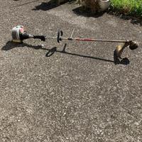 Decespugliatore a scoppio da riparare