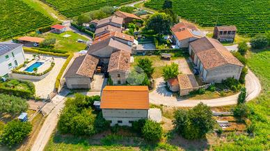 CASA DI CORTE A LAVAGNO