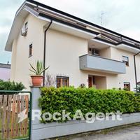 VILLA BIFAMILIARE - VIA OMBRONE - LATINA