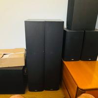 Impianto audio con casse in legno B&W e amplificat