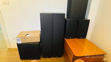 Impianto audio con casse in legno B&W e amplificat