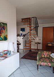 Appartamento su due livelli cod. r14427
