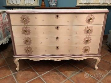 Cassettiera bianca e rosa antico stile shabby