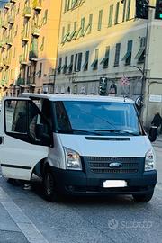 Ford transit gancio traino