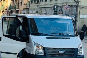 Ford transit gancio traino