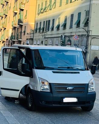 Ford transit gancio traino