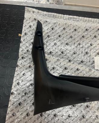 CHIUSURA SCUDO DESTRA PIAGGIO MEDLEY 125