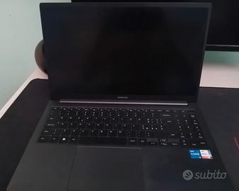 Computer portatile per lavoro e studio