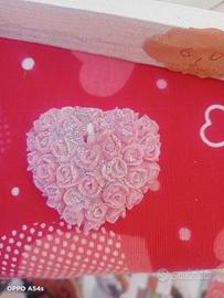 candela in cera di soia cuore di rose