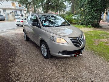 Lancia Ypsilon 0.9 TwinAir 85 CV 5 porte Metano Ec