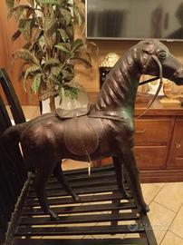 cavallo. in pelle 