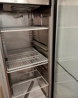 frigorifero con porta a vetro