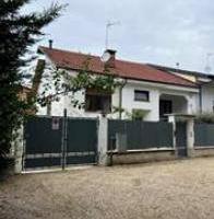 Immobile in asta di 283 m² con 4 locali e box auto