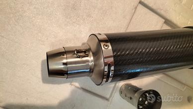 Terminale di scarico carbon look