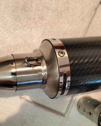 Terminale di scarico carbon look