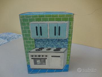 Minicucina giocattolo di latta vintage NOS