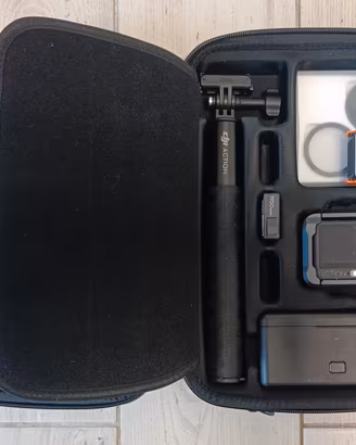 DJI Osmo Action 6 Combo + Borsa  & Gadget