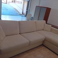 Divano con chaise lounge