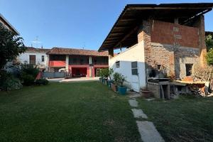 Villa di 165 m² con 5 locali e box auto a Antegnat