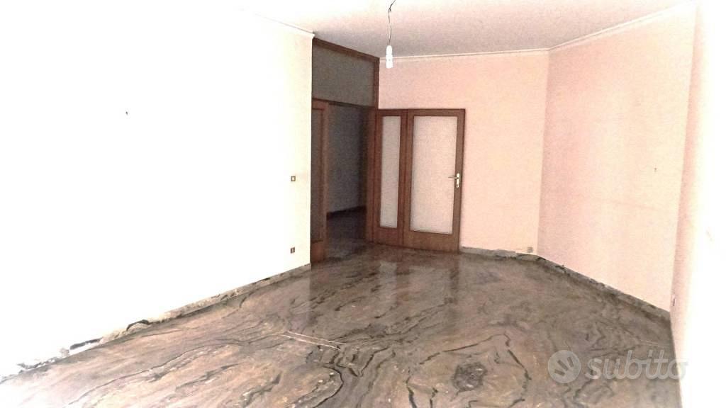Appartamento di 90 m² con 3 locali e box auto a Ve - Vista 2